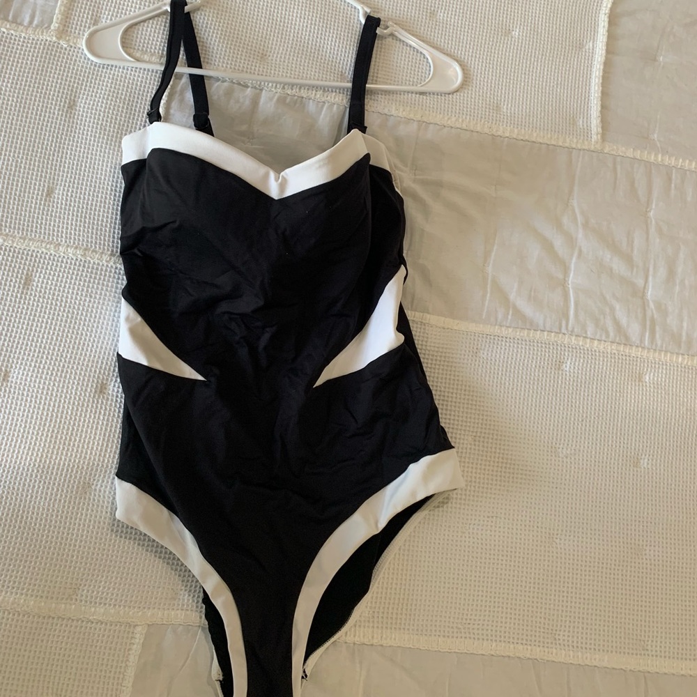 One piece swimsuit. Large. Gently used.